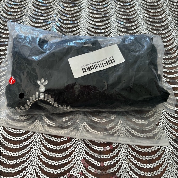 Black Heart Embellished Women's Top - Picture 7 of 7